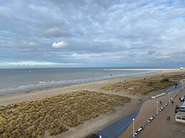 Apartment in Nieuwpoort With Garden