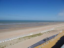 Apartment in Nieuwpoort With sea View