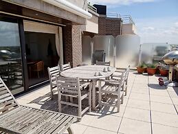 Apartment in Nieuwpoort With sea View