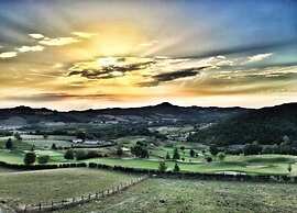 Spacious Hillstay, Piedmont