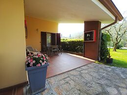 Belvilla by OYO Comfortable Apartment With Pool