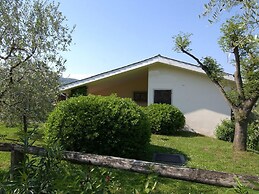 Belvilla by OYO Comfortable Apartment With Pool