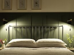 Belvilla by OYO Comfortable Apartment With Pool