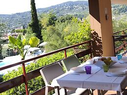 Belvilla by OYO Comfortable Apartment With Pool