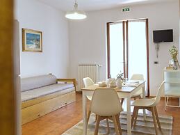 Belvilla by OYO Comfortable Apartment With Pool