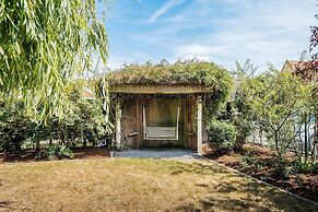 Villa in Koksijde With Sunny Garden