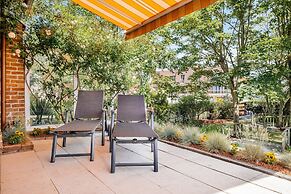 Villa in Koksijde With Sunny Garden