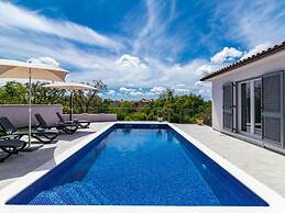 Villa Nana Comfortable Holiday Residence