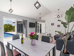 Villa Nana Comfortable Holiday Residence