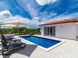 Villa Nana Comfortable Holiday Residence