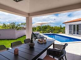 Villa Nana Comfortable Holiday Residence
