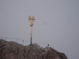 Valley Station Modern Retreat