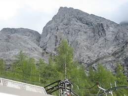 Valley Station Modern Retreat