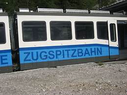 Valley Station Modern Retreat