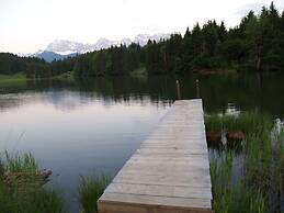 Partnachklamm Comfortable Holiday Residence