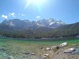 Partnachklamm Comfortable Holiday Residence