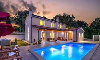 Blaise Comfortable Holiday Residence