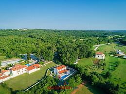 Blaise Comfortable Holiday Residence