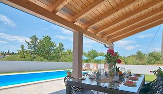 Blaise Comfortable Holiday Residence