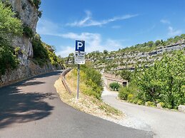 Cosy Holiday Home in Minerve With Garden