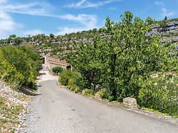 Cosy Holiday Home in Minerve With Garden