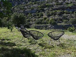 Cosy Holiday Home in Minerve With Garden