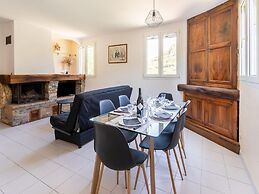 Cosy Holiday Home in Minerve With Garden