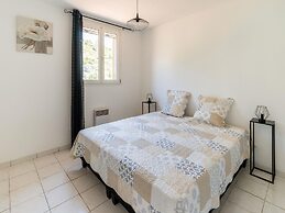 Cosy Holiday Home in Minerve With Garden