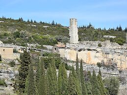 Cosy Holiday Home in Minerve With Garden
