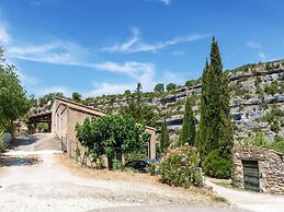 Cosy Holiday Home in Minerve With Garden