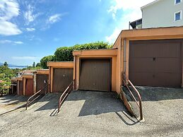 Apartment Near Historic Center and Lake Promenade