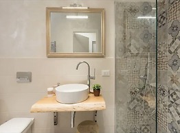 Apartment Near Historic Center and Lake Promenade