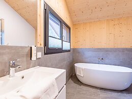 Natural Chalet With Sauna and hot tub