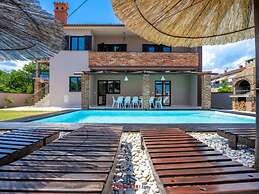 Villa Pupos Comfortable Holiday Residence