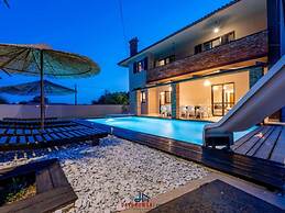 Villa Pupos Comfortable Holiday Residence