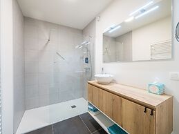 Bright Apartment on the First Floor