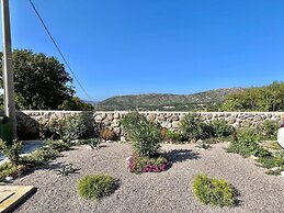 Large Holiday House With Swimming Pool and Terrace