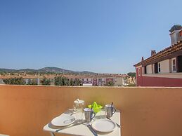 Comfortable Holiday Home Near the Beach