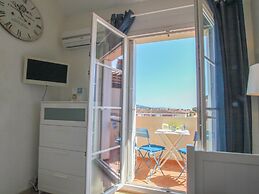 Comfortable Holiday Home Near the Beach