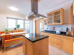 Exclusive Panoramic Apartment in Niedernsill