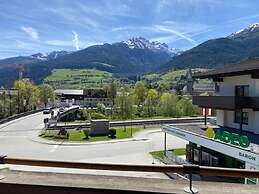 Exclusive Panoramic Apartment in Niedernsill