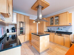Exclusive Panoramic Apartment in Niedernsill