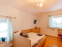Exclusive Panoramic Apartment in Niedernsill