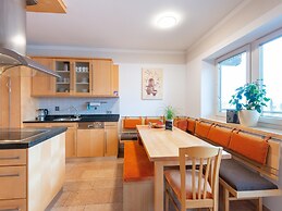Exclusive Panoramic Apartment in Niedernsill