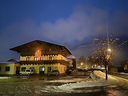 Exclusive Panoramic Apartment in Niedernsill