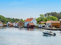 10 Person Holiday Home in Lindesnes-by Traum