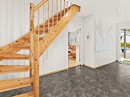 10 Person Holiday Home in Lindesnes-by Traum