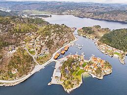 10 Person Holiday Home in Lindesnes-by Traum