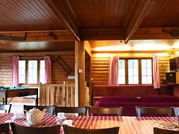 Charming Chalet Surrounded by Nature in Durbuy