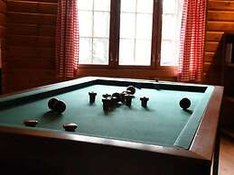 Charming Chalet Surrounded by Nature in Durbuy